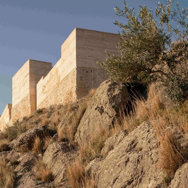 RESTAURACIÓN DE LA TORRE GROSSA Y LA ALCAZABA DEL CASTILLO DE XIXONA