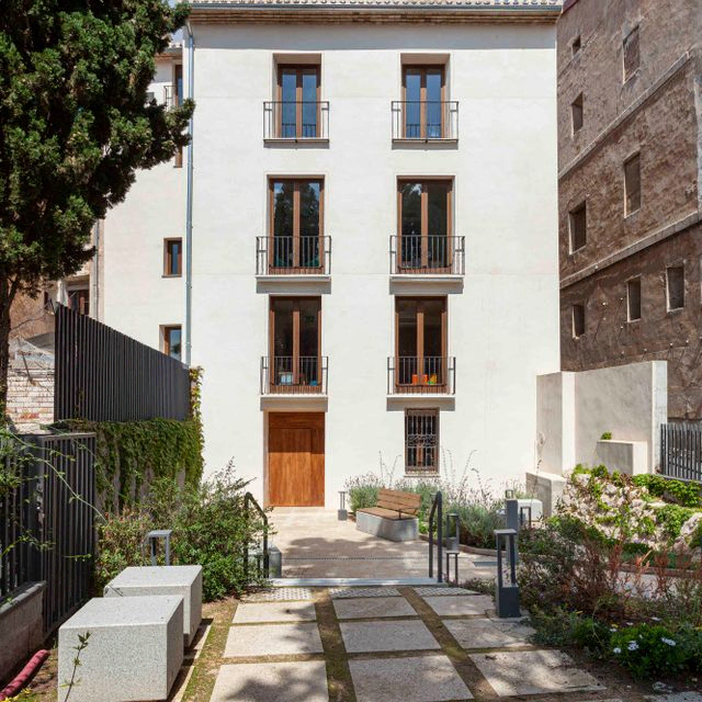 RESTAURACIÓN DE LA CASA ROVIRA COMO BIBLIOTECA