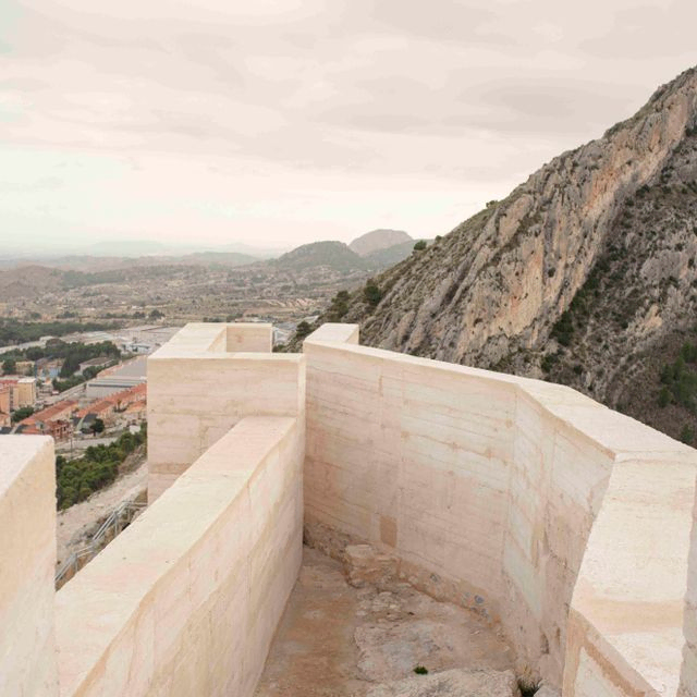 RESTAURACIÓN DE LA TORRE GROSSA Y LA ALCAZABA DEL CASTILLO DE XIXONA